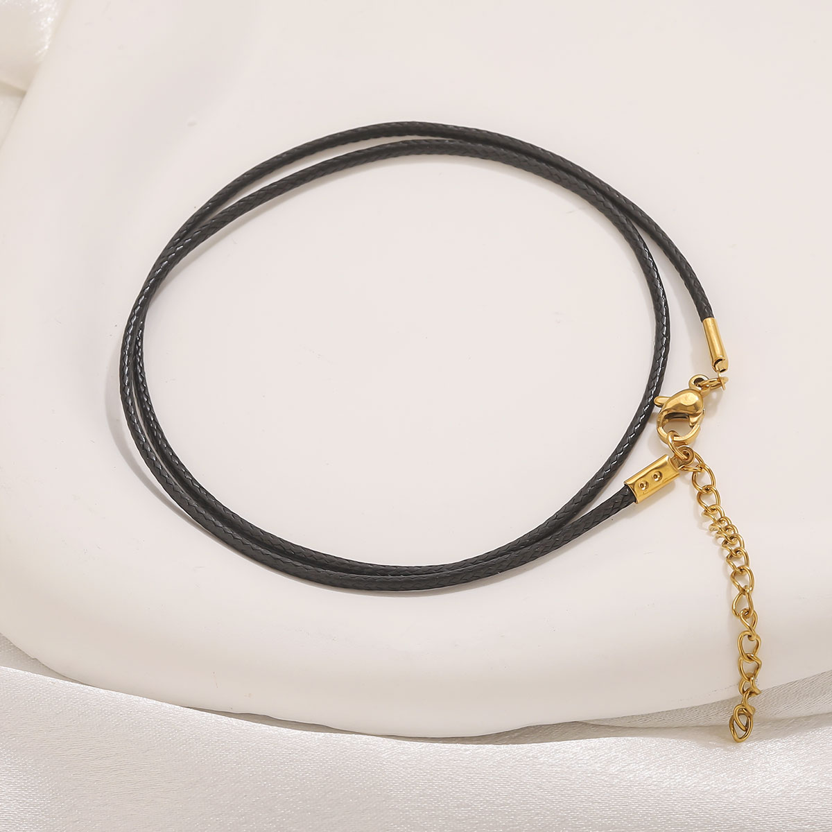 5 Buah Kalung Tali Kulit denga - Patent Leather Shine ulasan dan harga